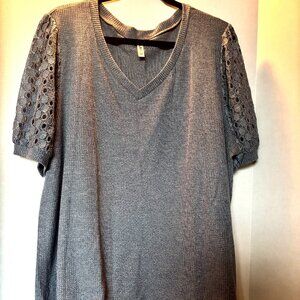 Size 3X, Slate Blue Top., like new